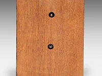 Hubert minnebo (1940), 'zijn vriendschap werd bezegeld met een gouden dronk', polished and brown patinated bronze, 1/2, 1995, signed (+) 17.5 x 17 x 1.5 cm. (6.88 x 6.69 x 0.59 in.) - afbeelding 4 van  8