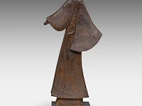 Hubert minnebo (1940), 'zijn wijde mantel herbergde de geheimen van de tijd', polished and brown patinated bronze, 0/0, signed (+) 39 x 20 x 8 cm. (15.34 x 7.87 x 3.14 in.)