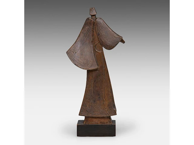 Hubert minnebo (1940), 'zijn wijde mantel herbergde de geheimen van de tijd', polished and brown patinated bronze, 0/0, signed (+) 39 x 20 x 8 cm. (15.34 x 7.87 x 3.14 in.) - afbeelding 4 van  7
