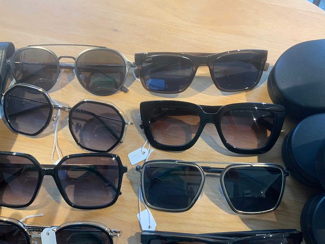 Hugo boss designer zonnebril (12x) - afbeelding 4 van  5