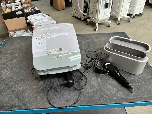 Huidbehandelingtoestellen (2x) - afbeelding 1 van  6