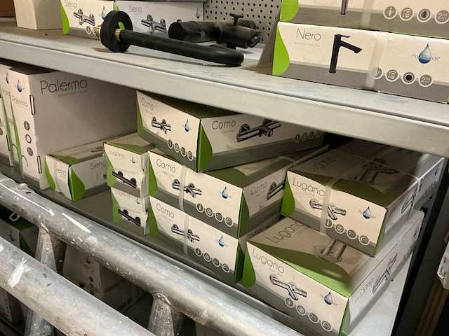 Huishoudkranen+wasbakken uit overstock (+- 100st.) - afbeelding 4 van  13