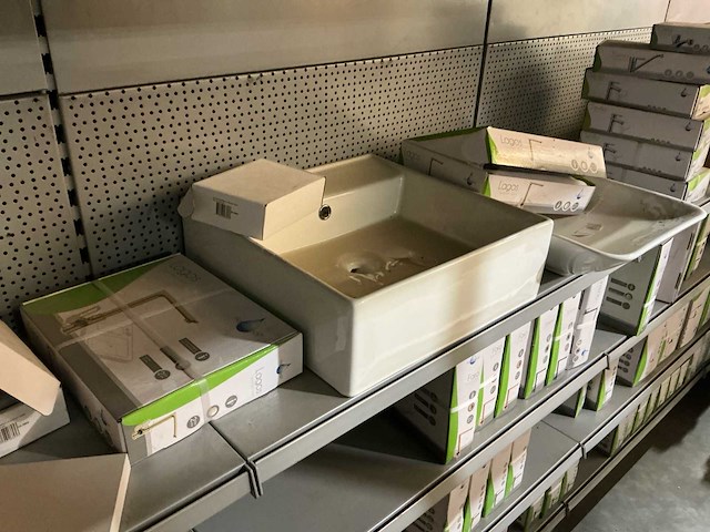 Huishoudkranen+wasbakken uit overstock (+- 100st.) - afbeelding 10 van  13