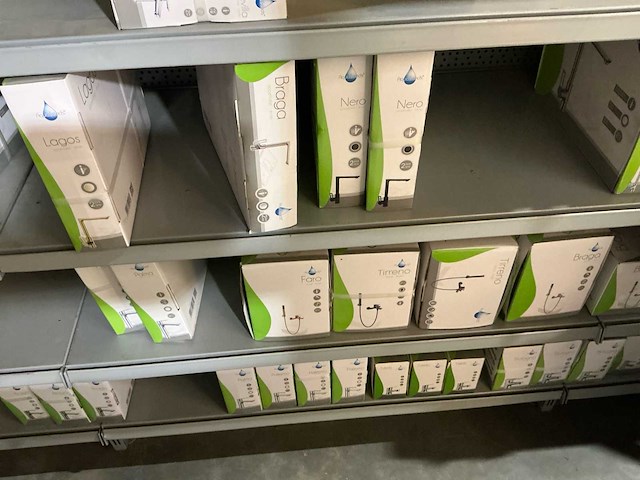 Huishoudkranen+wasbakken uit overstock (+- 100st.) - afbeelding 13 van  13