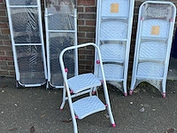 Huishoudtrap 2 treden zwart 3 stuks in doos - afbeelding 2 van  2