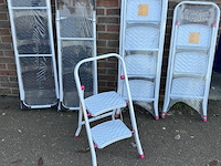 Huishoudtrap 4 treden wit 3 stuks in doos - afbeelding 2 van  2