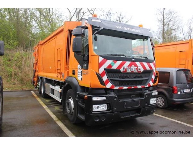 Huisvuilvrachtwagen iveco, datum 1ste inschrijving 20/21/2014, chassisnummer wjme2nnh480c277349, km-stand laatste keuring 152,523, euro eev - afbeelding 11 van  17
