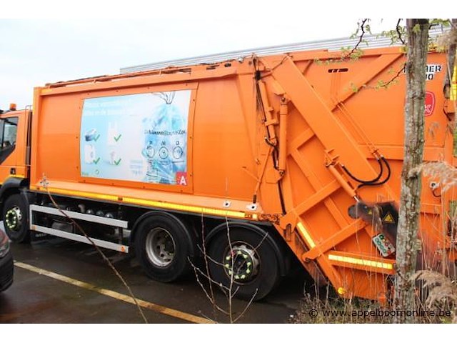 Huisvuilvrachtwagen iveco, datum 1ste inschrijving 20/21/2014, chassisnummer wjme2nnh480c277349, km-stand laatste keuring 152,523, euro eev - afbeelding 14 van  17
