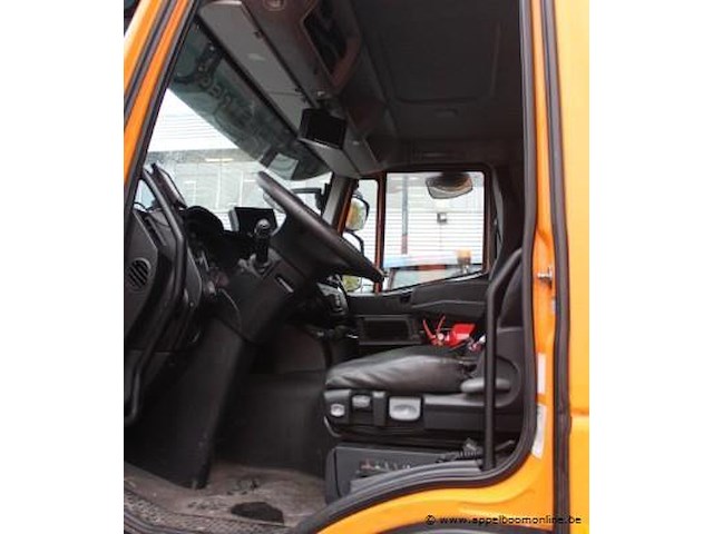 Huisvuilvrachtwagen iveco, datum 1ste inschrijving 20/21/2014, chassisnummer wjme2nnh480c277349, km-stand laatste keuring 152,523, euro eev - afbeelding 15 van  17