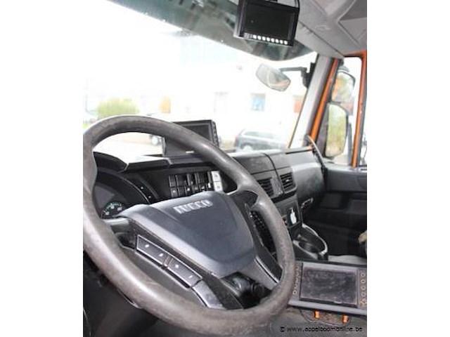Huisvuilvrachtwagen iveco, datum 1ste inschrijving 20/21/2014, chassisnummer wjme2nnh480c277349, km-stand laatste keuring 152,523, euro eev - afbeelding 16 van  17