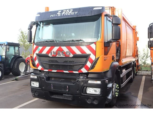 Huisvuilwagen iveco 2y3c, pusher 4000, datum 1ste inschr 10/02/2015, chassisnummer wjme2nnh60c295944, km laatste keuring 92 061km, diesel euro vi, deel i+ii, gelijkvormigheidsattest - afbeelding 1 van  21