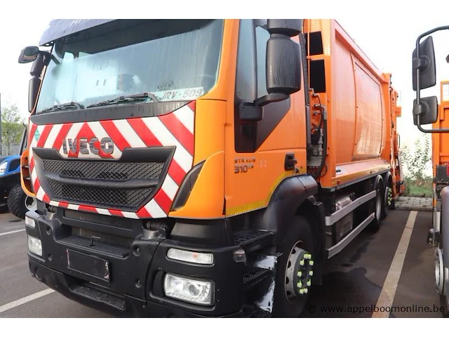 Huisvuilwagen iveco 2y3c, pusher 4000, datum 1ste inschr 10/02/2015, chassisnummer wjme2nnh60c295944, km laatste keuring 92 061km, diesel euro vi, deel i+ii, gelijkvormigheidsattest - afbeelding 12 van  21