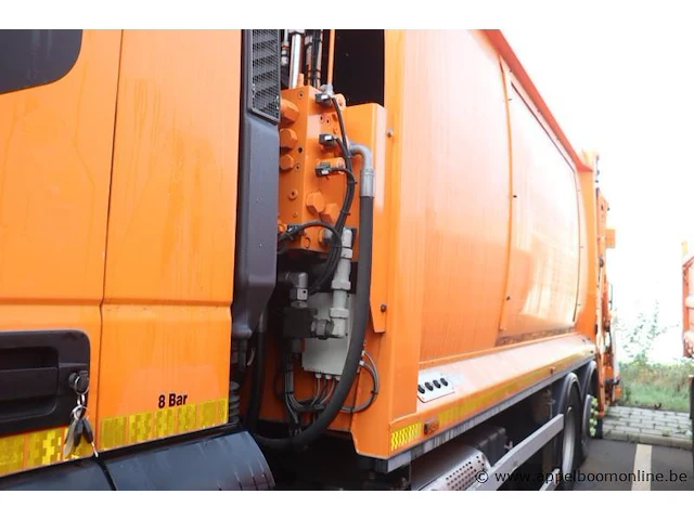 Huisvuilwagen iveco 2y3c, pusher 4000, datum 1ste inschr 10/02/2015, chassisnummer wjme2nnh60c295944, km laatste keuring 92 061km, diesel euro vi, deel i+ii, gelijkvormigheidsattest - afbeelding 18 van  21