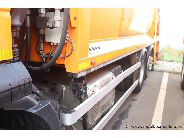 Huisvuilwagen iveco 2y3c, pusher 4000, datum 1ste inschr 10/02/2015, chassisnummer wjme2nnh60c295944, km laatste keuring 92 061km, diesel euro vi, deel i+ii, gelijkvormigheidsattest - afbeelding 19 van  21