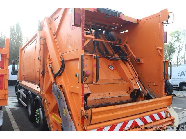 Huisvuilwagen iveco 2y3c, pusher 4000, datum 1ste inschr 10/02/2015, chassisnummer wjme2nnh60c295944, km laatste keuring 92 061km, diesel euro vi, deel i+ii, gelijkvormigheidsattest - afbeelding 20 van  21