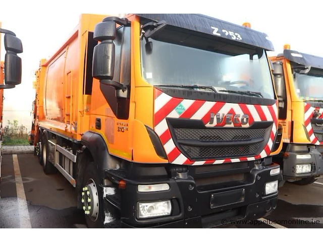 Huisvuilwagen iveco 2y3c, pusher 4000, datum 1ste inschr 20/03/2015, chassisnummer wjme2nnh600305606, km 98,639 laatste keuring, diesel euro vi, deel i+ii, gelijkvormigheidsattest - afbeelding 4 van  19