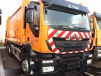 Huisvuilwagen iveco 2y3c, pusher 4000, datum 1ste inschr 20/03/2015, chassisnummer wjme2nnh600305606, km 98,639 laatste keuring, diesel euro vi, deel i+ii, gelijkvormigheidsattest - afbeelding 4 van  19