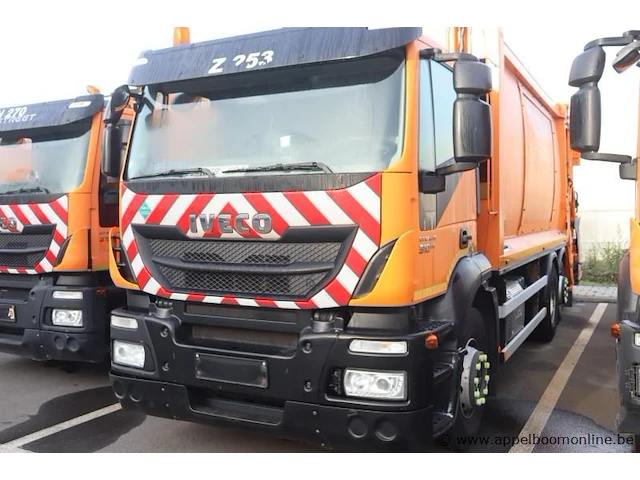 Huisvuilwagen iveco 2y3c, pusher 4000, datum 1ste inschr 20/03/2015, chassisnummer wjme2nnh600305606, km 98,639 laatste keuring, diesel euro vi, deel i+ii, gelijkvormigheidsattest - afbeelding 1 van  19