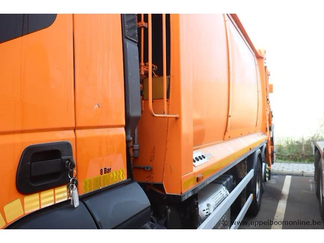 Huisvuilwagen iveco 2y3c, pusher 4000, datum 1ste inschr 20/03/2015, chassisnummer wjme2nnh600305606, km 98,639 laatste keuring, diesel euro vi, deel i+ii, gelijkvormigheidsattest - afbeelding 17 van  19