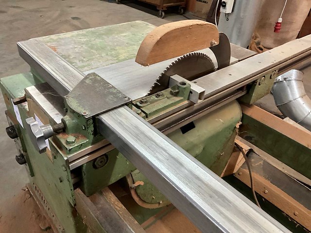 Hüllhorst dubbele afkortzaagmachine - afbeelding 11 van  13