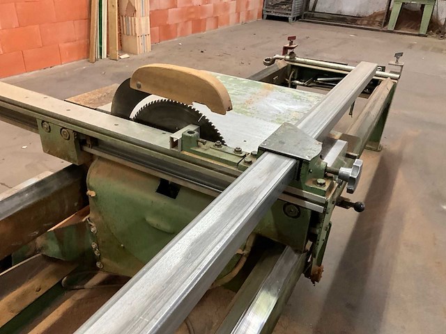 Hüllhorst dubbele afkortzaagmachine - afbeelding 12 van  13