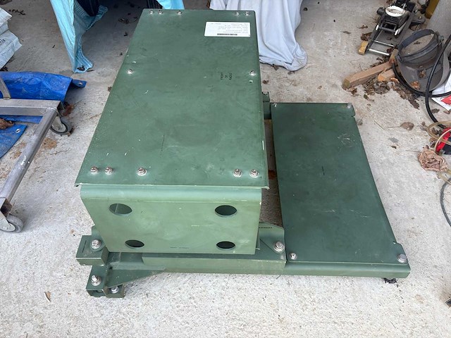 Humvee radio tafel - part - afbeelding 3 van  7