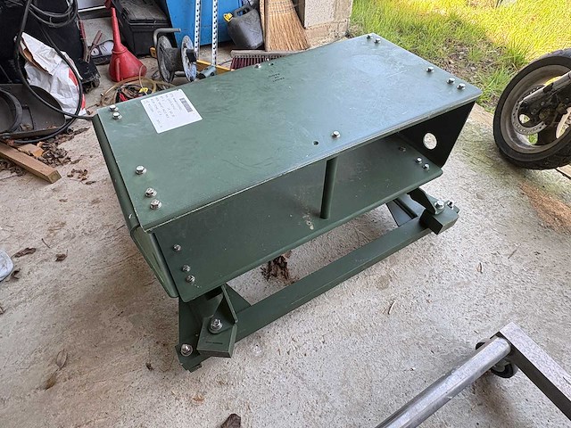Humvee radio tafel - part - afbeelding 7 van  7