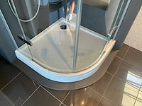 Huppe douchecabine en toilet - afbeelding 4 van  10