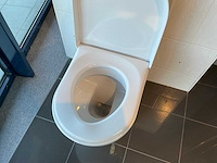Huppe douchecabine en toilet - afbeelding 2 van  10