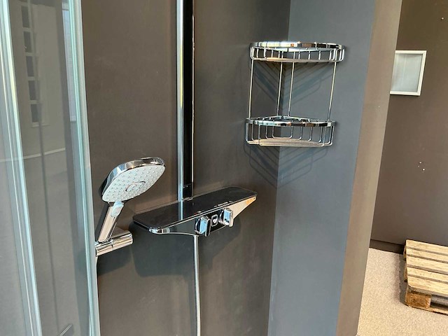 Huppe douchecabine en toilet - afbeelding 5 van  10
