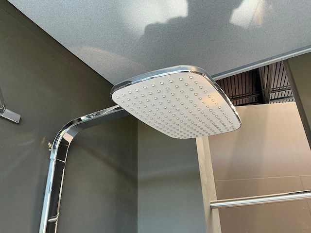 Huppe douchecabine en toilet - afbeelding 7 van  10