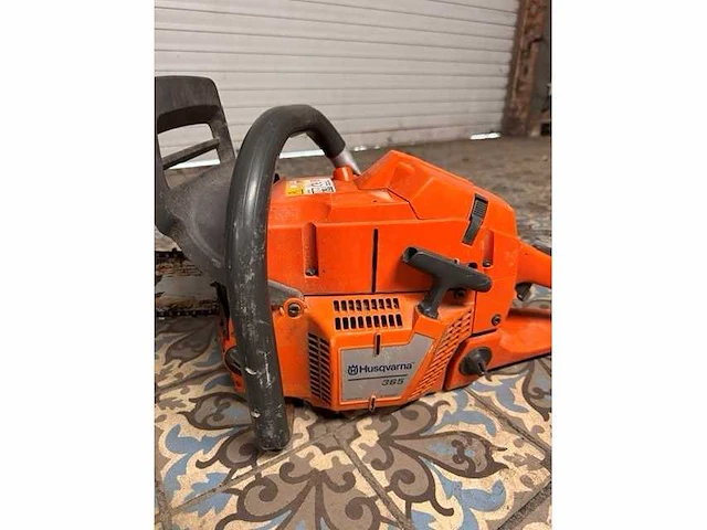 Husqvarna - 365 - zaag - afbeelding 2 van  3