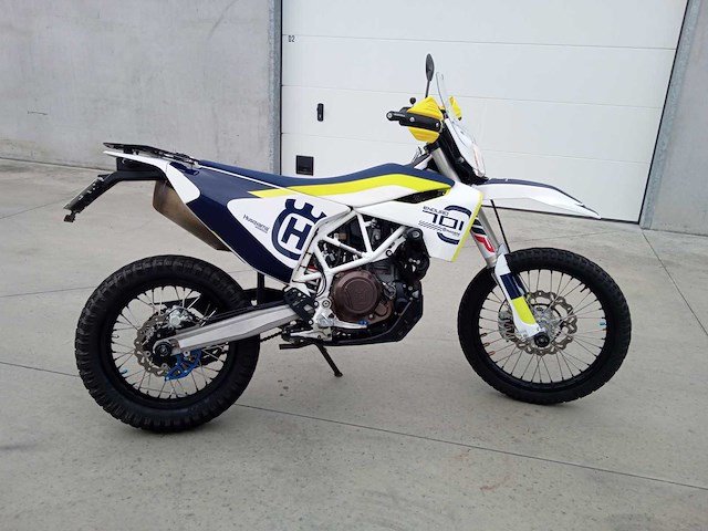 Husqvarna - 701 enduro - motorfiets - afbeelding 2 van  8