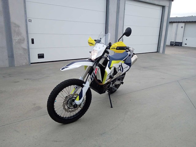 Husqvarna - 701 enduro - motorfiets - afbeelding 3 van  8