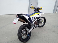Husqvarna - 701 enduro - motorfiets - afbeelding 5 van  8