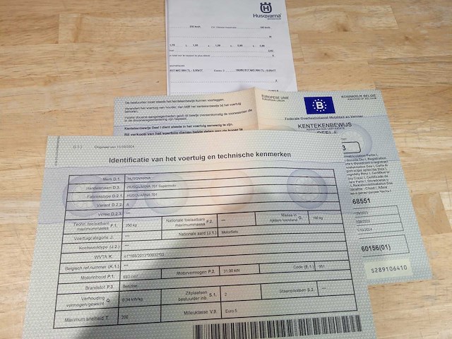 Husqvarna - 701 supermoto - motorfiets - afbeelding 5 van  5