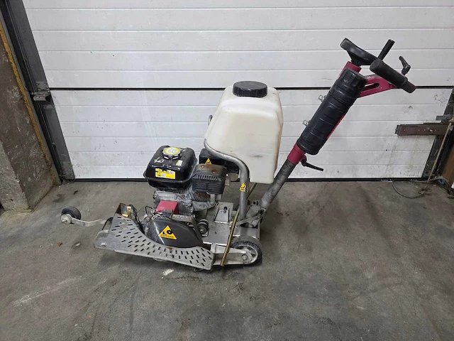 Husqvarna - fs305 - betonzaag - afbeelding 2 van  4