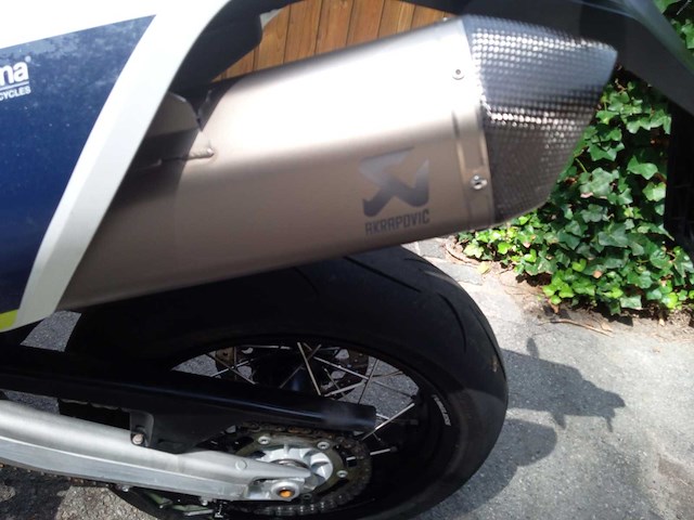 Husqvarna - supermoto 701 - motorfiets - afbeelding 3 van  6