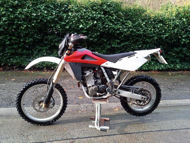 Husqvarna - te 450 - motorfiets - afbeelding 1 van  6