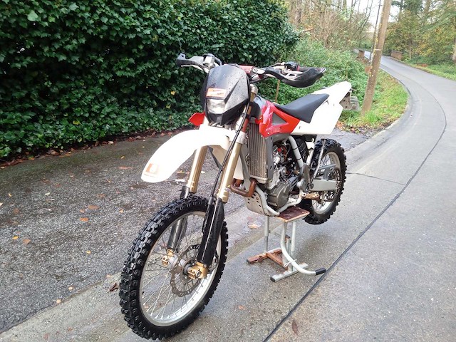 Husqvarna - te 450 - motorfiets - afbeelding 4 van  6