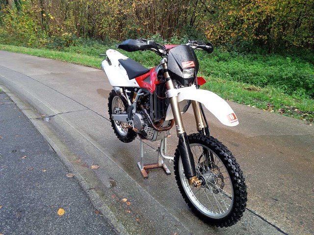 Husqvarna - te 450 - motorfiets - afbeelding 2 van  4