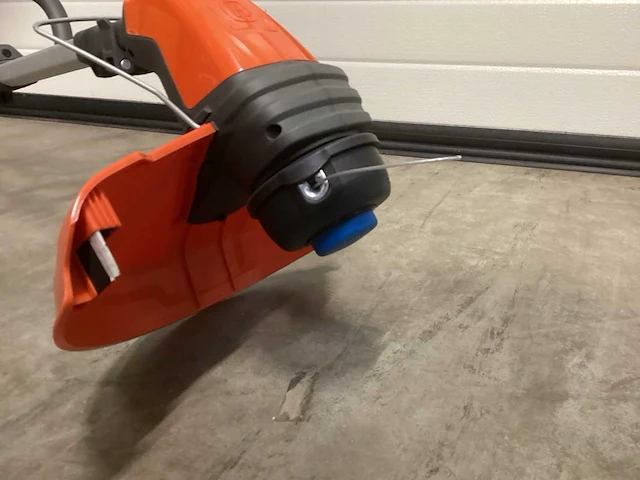 Husqvarna 115il accu trimmer ex accu - afbeelding 3 van  9