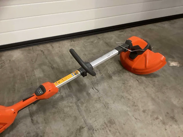 Husqvarna 115il accu trimmer ex accu - afbeelding 7 van  9