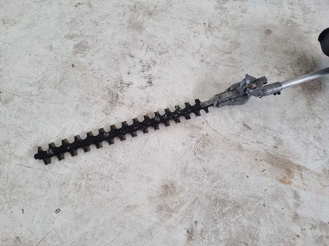 Husqvarna 327he3 hoogsnoeier - werkend - afbeelding 3 van  3