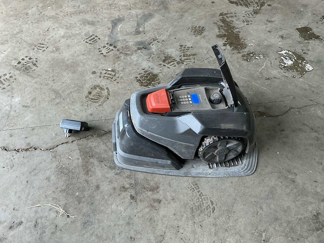 Husqvarna auto mower 105 800m2 robotmaaier - afbeelding 3 van  5