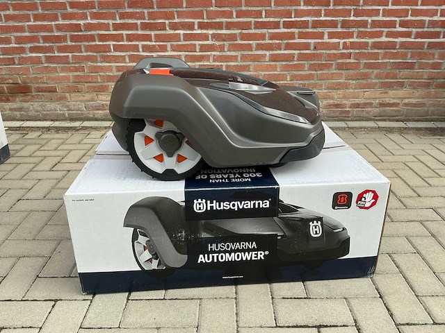 Husqvarna automower - 450x - robotmaaier ongebruikt - afbeelding 1 van  8