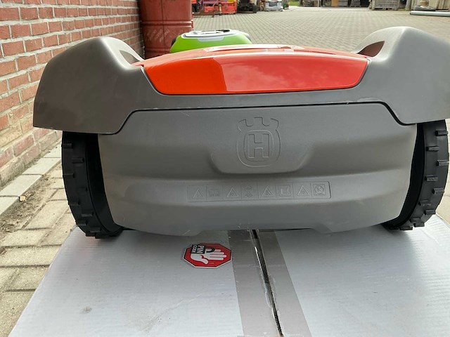 Husqvarna automower - 550 5000m2 - robotmaaier ongebruikt - afbeelding 4 van  5