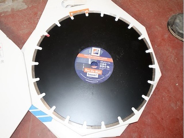 Husqvarna betonzaagmachine - afbeelding 8 van  8