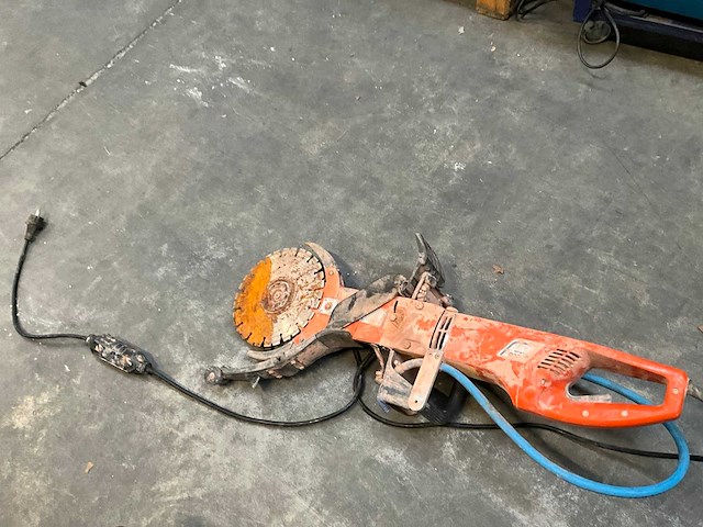 Husqvarna k3000 doorslijpmachine - afbeelding 4 van  4