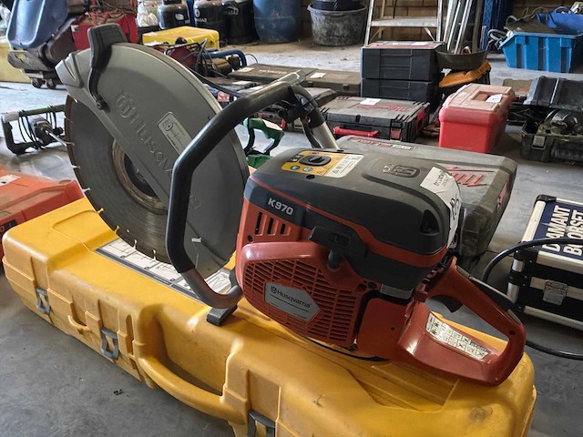 Husqvarna k970 benzinemotor 2-stroke slijpschijf beton met 2-strok motor - afbeelding 1 van  5